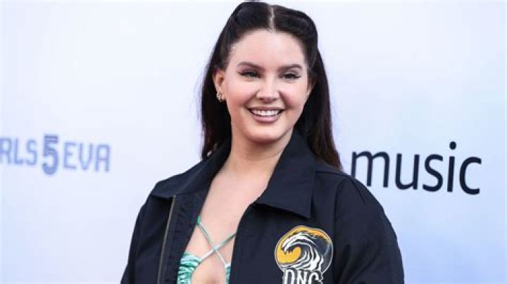 Lana Del Rey's Weight Journey Explored