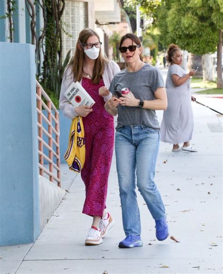 The Unseen Side Of Jennifer Garner's Sister