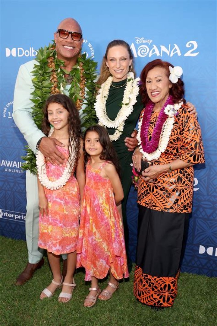 Uncover The Fascinating World Of Dwayne Johnson Twins