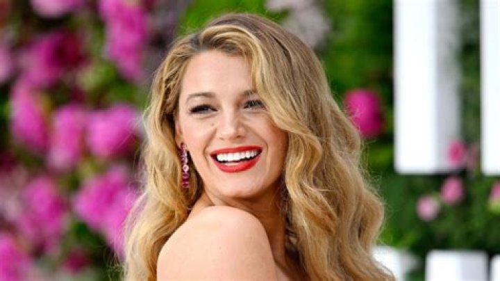 Unveiling The Secrets Of Blake Lively's Style Icon Status